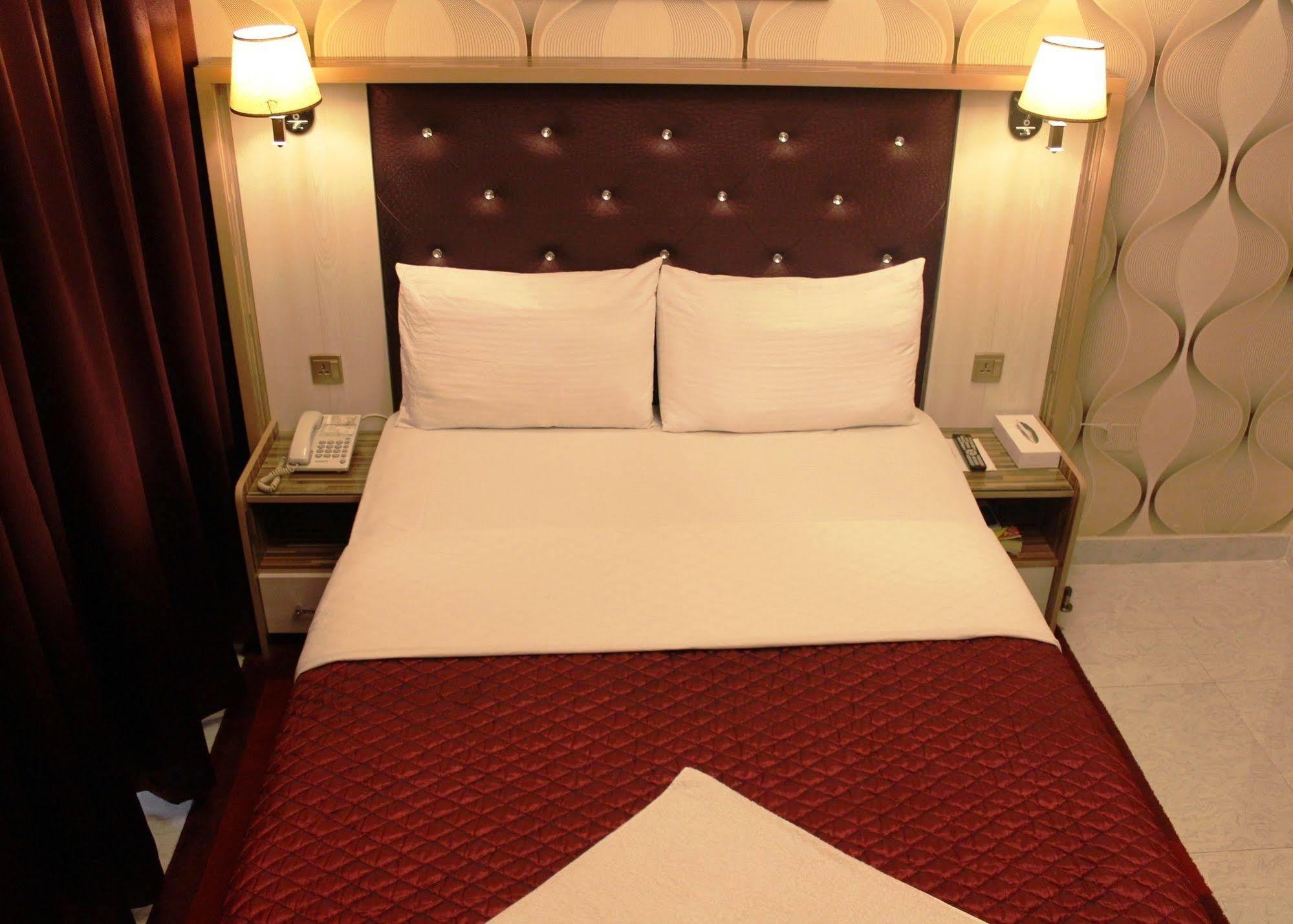 Sutchi Hotel Dubaj Zewnętrze zdjęcie