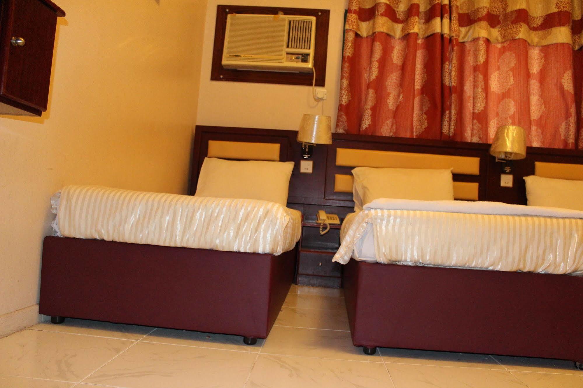 Sutchi Hotel Dubaj Zewnętrze zdjęcie