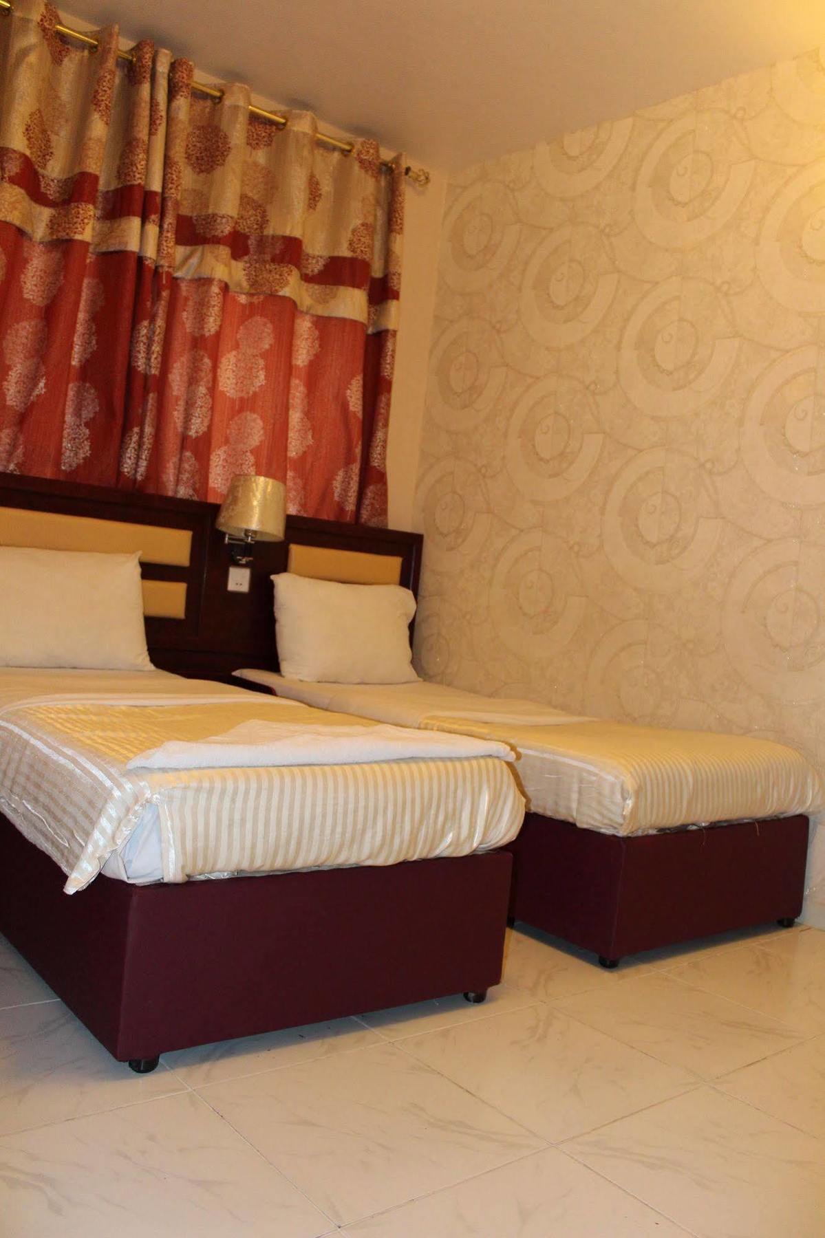 Sutchi Hotel Dubaj Zewnętrze zdjęcie